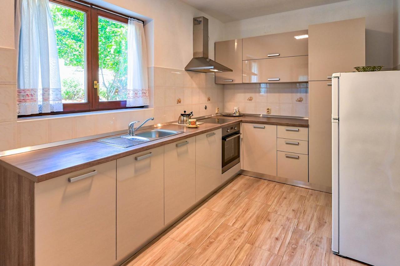 Iby Apartment Pula Ngoại thất bức ảnh